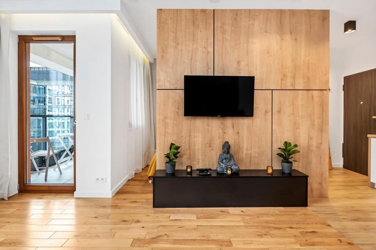 Modern Apartments With Access To The Pool Near Rondo Daszynskiego Station Warsaw Ngoại thất bức ảnh