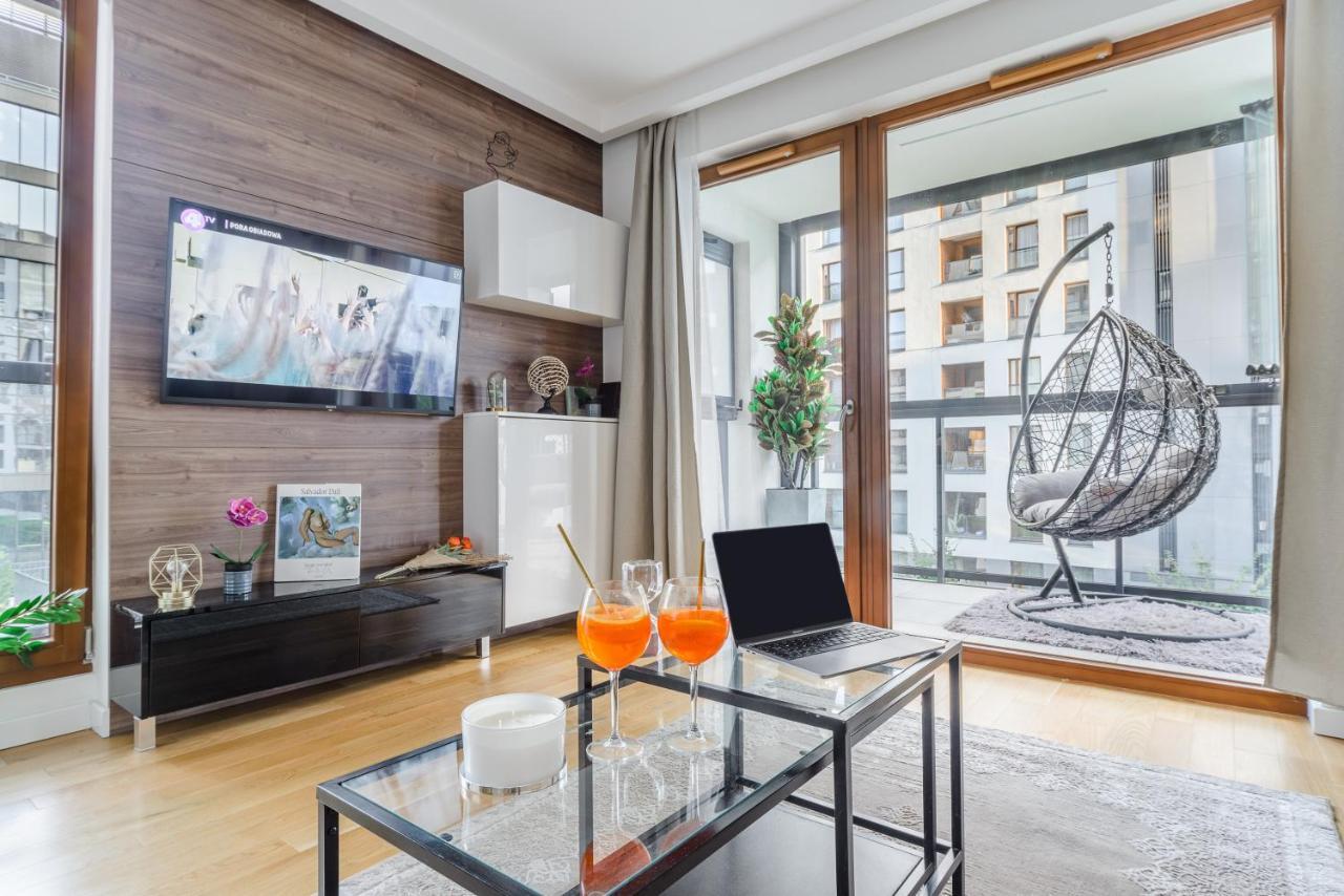 Modern Apartments With Access To The Pool Near Rondo Daszynskiego Station Warsaw Ngoại thất bức ảnh