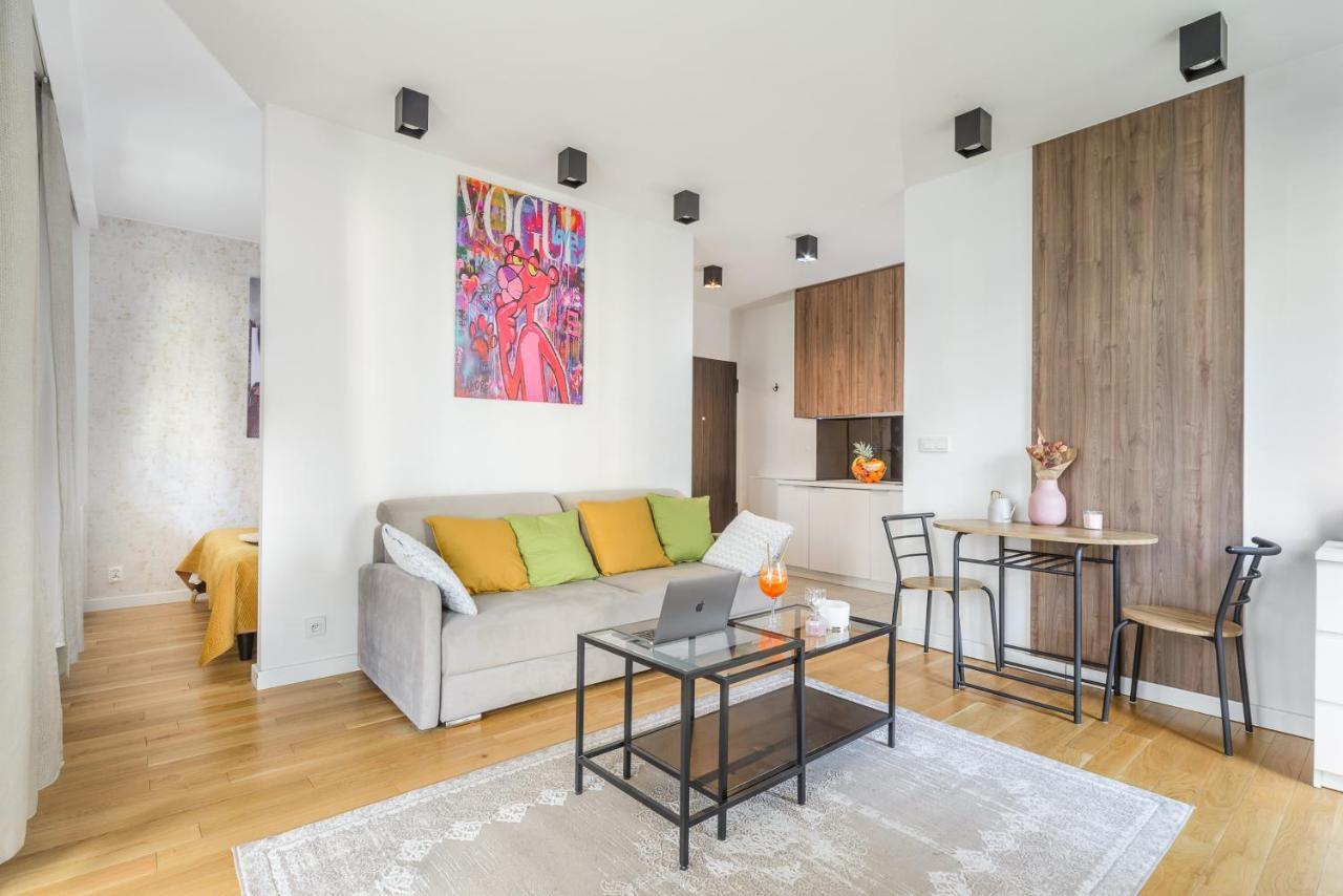 Modern Apartments With Access To The Pool Near Rondo Daszynskiego Station Warsaw Ngoại thất bức ảnh