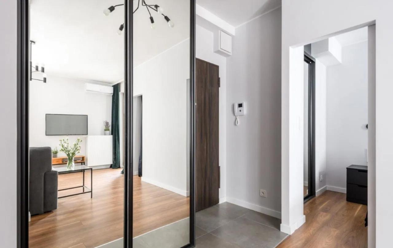 Modern Apartments With Access To The Pool Near Rondo Daszynskiego Station Warsaw Ngoại thất bức ảnh