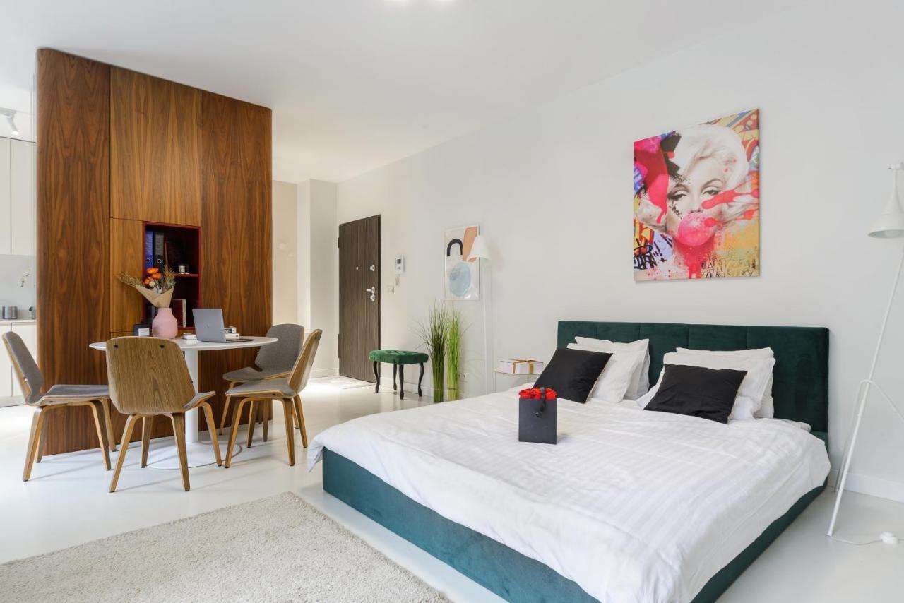 Modern Apartments With Access To The Pool Near Rondo Daszynskiego Station Warsaw Ngoại thất bức ảnh