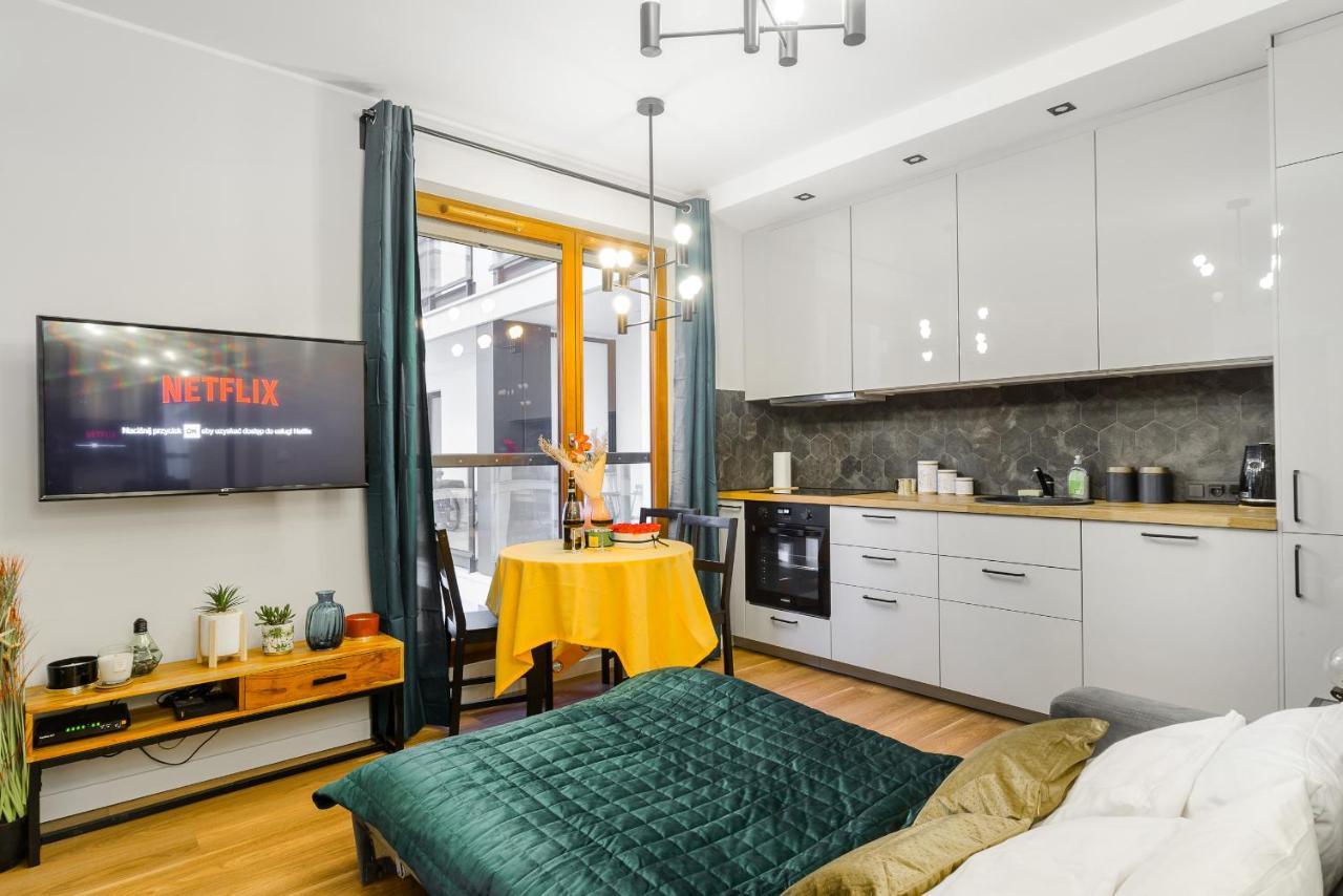 Modern Apartments With Access To The Pool Near Rondo Daszynskiego Station Warsaw Ngoại thất bức ảnh
