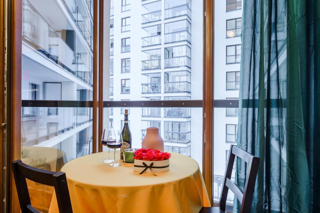 Modern Apartments With Access To The Pool Near Rondo Daszynskiego Station Warsaw Ngoại thất bức ảnh