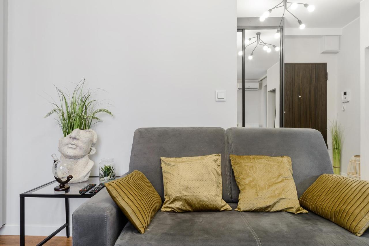 Modern Apartments With Access To The Pool Near Rondo Daszynskiego Station Warsaw Ngoại thất bức ảnh