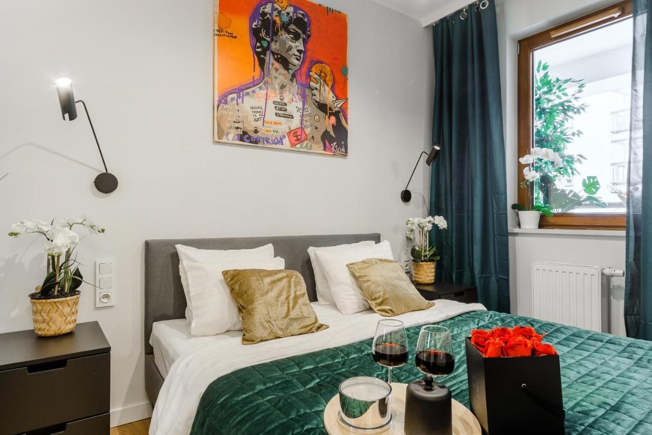 Modern Apartments With Access To The Pool Near Rondo Daszynskiego Station Warsaw Ngoại thất bức ảnh