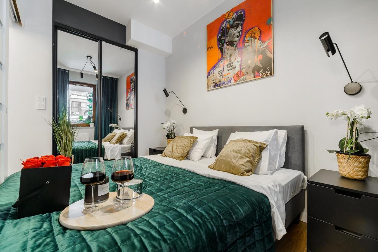 Modern Apartments With Access To The Pool Near Rondo Daszynskiego Station Warsaw Ngoại thất bức ảnh