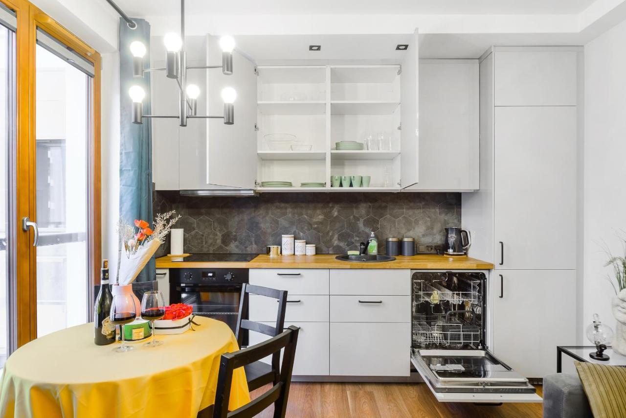 Modern Apartments With Access To The Pool Near Rondo Daszynskiego Station Warsaw Ngoại thất bức ảnh