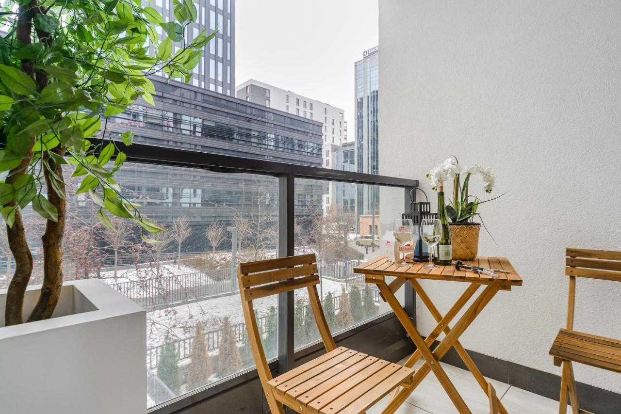Modern Apartments With Access To The Pool Near Rondo Daszynskiego Station Warsaw Ngoại thất bức ảnh